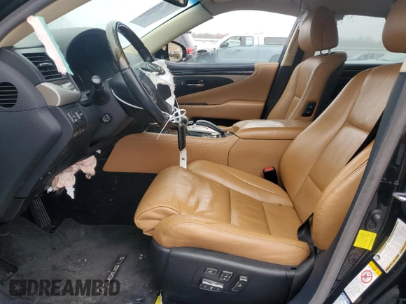 2017 Lexus LS 460 с VIN JTHCL5EF6H5028803, выставлен на аукционе Copart как лот 83865084 с пробегом 86 193 миль миль и Списание • Salvage title. История ставок и продаж доступна на DreamBid. Изображение 7.