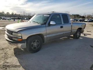 2000 Chevrolet Silverado 1500 LS with VIN 2GCEC19T3Y1249022, listed as a Copart auction lot 46484515 with 0 mi miles and Salvage Title. Bid and sale history available at carsss.com. Image 1.