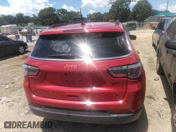 2018 Jeep Compass Limited with VIN 3C4NJCCB4JT358837, listed as a IAAI auction lot 42847013 with 127,958 mi miles and . Bid and sale history available at DreamBid. Image 16.