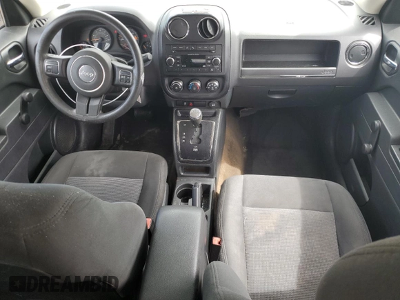 2016 Jeep Patriot Sport z VIN 1C4NJPBA6GD561727, wystawiony jako Copart lot #58507395 z przebiegiem 213 232 mil mil oraz Szkoda całkowita • Salvage title. Historia ofert i sprzedaży dostępna na DreamBid. Obrazek 8.