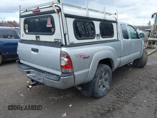 2009 Toyota Tacoma with VIN 5TEUU42N59Z604632, listed as a IAAI auction lot 41892976 with 43,810 mi miles. Bid and sale history available at carsss.com. Image 4.