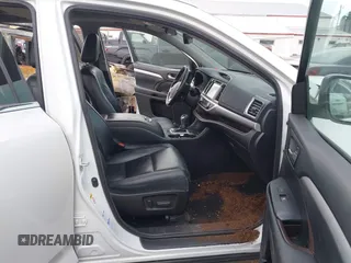2017 Toyota Highlander XLE with VIN 5TDJZRFH3HS513862, listed as a IAAI auction lot 41995830 with 126,897 mi miles and . Bid and sale history available at DreamBid. Image 5.