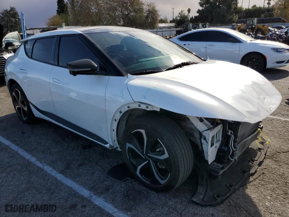 2022 Kia EV6 GT-Line with VIN KNDC4DLC8N5043445, listed as a Copart auction lot 41430605 with 39,300 mi miles and Salvage Title. Bid and sale history available at carsss.com. Image 4.