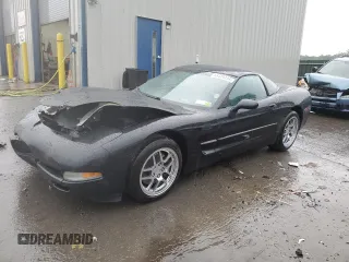 2002 Chevrolet Corvette with VIN 1G1YY22G525116472, listed as a Copart auction lot 70014054 with 221,284 mi miles and Salvage Title. Bid and sale history available at carsss.com. Image 1.