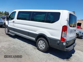 2019 Ford Transit Passenger XL z VIN 1FBZX2YM2KKA61349, wystawiony jako IAAI lot #42342349 z przebiegiem 106 593 mil mil oraz . Historia ofert i sprzedaży dostępna na DreamBid. Obrazek 3.