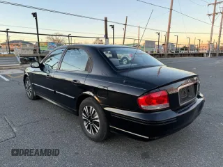 2004 Hyundai Sonata with VIN KMHWF25H94A000139, listed as a Copart auction lot 84455464 with 129,267 mi miles and Clean Title. Bid and sale history available at carsss.com. Image 3.