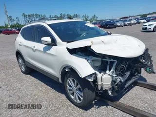 2017 Nissan Rogue SV z VIN JN1BJ1CP4HW018940, wystawiony jako IAAI lot #42127594 z przebiegiem 98 684 mil mil oraz . Historia ofert i sprzedaży dostępna na DreamBid. Obrazek 1.