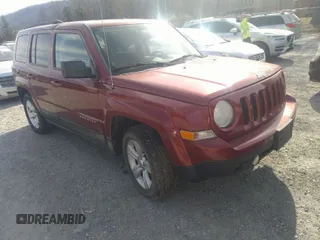 2014 Jeep Patriot Sport with VIN 1C4NJRBB8ED689016, listed as a IAAI auction lot 41613215 with 180,047 mi miles. Bid and sale history available at carsss.com. Image 1.