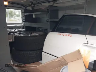 2007 Ford Econoline Cargo Commercial z VIN 1FTNE24L57DA71009, wystawiony jako IAAI lot #42333263 z przebiegiem 184 489 mil mil oraz . Historia ofert i sprzedaży dostępna na DreamBid. Obrazek 8.