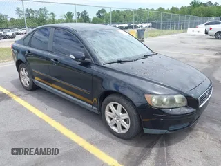 2007 Volvo S40 2.4L z VIN YV1MS382972260828, wystawiony jako IAAI lot #42312374 z przebiegiem 129 152 mil mil oraz . Historia ofert i sprzedaży dostępna na DreamBid. Obrazek 1.