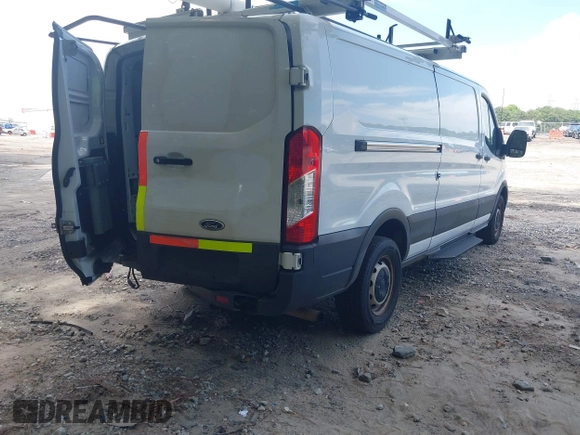 2023 Ford Transit Cargo z VIN 1FTYE1Y82PKA83403, wystawiony jako IAAI lot #42621450 z przebiegiem 44 617 mil mil oraz . Historia ofert i sprzedaży dostępna na DreamBid. Obrazek 4.