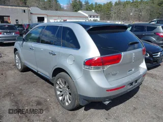 2014 Lincoln MKX with VIN 2LMDJ8JK4EBL10705, listed as a IAAI auction lot 41870228 with 166,527 mi miles and . Bid and sale history available at DreamBid. Image 3.