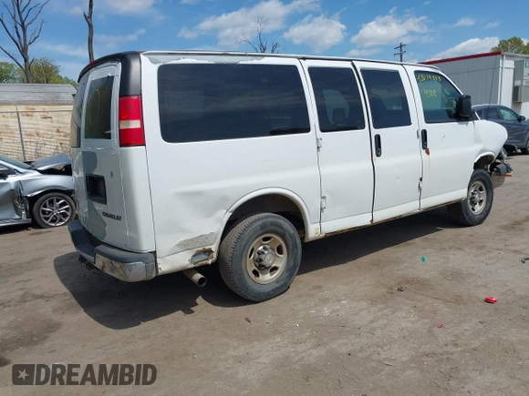 2005 Chevrolet Express Passenger with VIN 1GAHG35U051181753, listed as a IAAI auction lot 42074333 with 335,090 mi miles and . Bid and sale history available at DreamBid. Image 4.