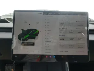 2025 Tesla Model 3 Long Range z VIN 5YJ3E1EAXSF971341, wystawiony jako Copart lot #57615695 z przebiegiem 4 823 mil mil oraz Szkoda całkowita • Salvage title. Historia ofert i sprzedaży dostępna na DreamBid. Obrazek 9.