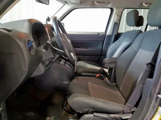 2015 Jeep Patriot Latitude with VIN 1C4NJPFB5FD263798, listed as a Copart auction lot 59739195 with 61,927 mi miles and Clean title. Bid and sale history available at DreamBid. Image 7.