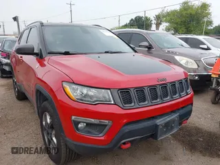 2018 Jeep Compass Trailhawk z VIN 3C4NJDDB2JT441607, wystawiony jako IAAI lot #42196745 z przebiegiem 95 063 mil mil oraz . Historia ofert i sprzedaży dostępna na DreamBid. Obrazek 1.