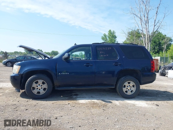 2007 Chevrolet Tahoe LT with VIN 1GNFK13027R261438, listed as a IAAI auction lot 42571229 with 178,632 mi miles and . Bid and sale history available at DreamBid. Image 14.