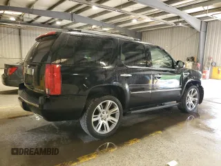 2012 Cadillac Escalade Platinum Edition z VIN 1GYS4DEF3CR241773, wystawiony jako Copart lot #57862395 z przebiegiem 134 009 mil mil oraz Szkoda całkowita • Salvage title. Historia ofert i sprzedaży dostępna na DreamBid. Obrazek 3.