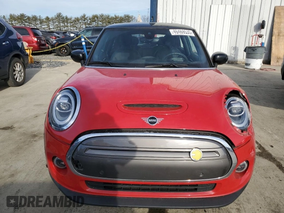 2021 MINI Hardtop Cooper SE with VIN WMWXP3C09M2N65958, listed as a Copart auction lot 46469535 with 25,778 mi miles and Salvage Title. Bid and sale history available at DreamBid. Image 5.