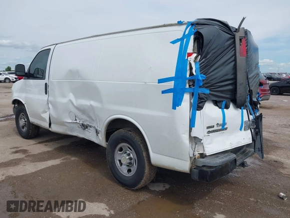 2011 Chevrolet Express Cargo with VIN 1GCWGFCA8B1105184, listed as a IAAI auction lot 42215421 with 261,099 mi miles and . Bid and sale history available at DreamBid. Image 3.