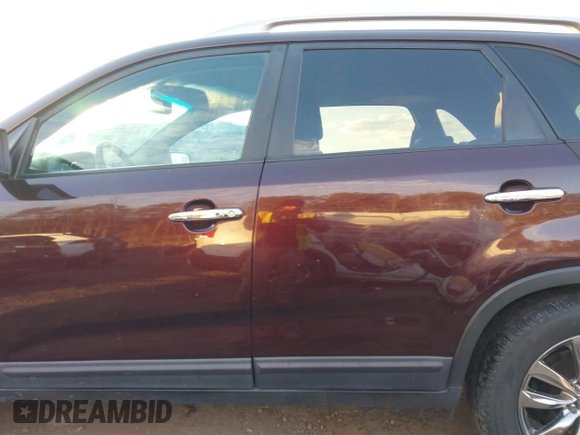 2011 Kia Sorento EX with VIN 5XYKUDA25BG033707, listed as a IAAI auction lot 41406401 with 166,753 mi miles. Bid and sale history available at carsss.com. Image 14.