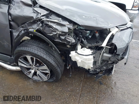 2018 Toyota RAV4 XLE z VIN JTMWFREV3JJ184752, wystawiony jako IAAI lot #42356452 z przebiegiem 79 532 mil mil oraz . Historia ofert i sprzedaży dostępna na DreamBid. Obrazek 6.
