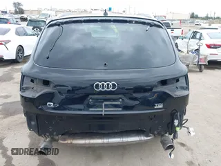 2015 Audi Q7 Premium Plus with VIN WA1LMAFE9FD031088, listed as a IAAI auction lot 42004406 with 208,707 mi miles and . Bid and sale history available at DreamBid. Image 17.