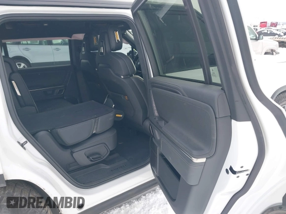 2023 Rivian R1S Adventure z VIN 7PDSGABA9PN015327, wystawiony jako IAAI lot #41484133 z przebiegiem Nie podano mil oraz . Historia ofert i sprzedaży dostępna na DreamBid. Obrazek 8.