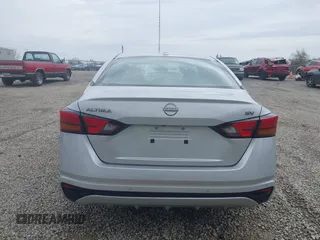 2024 Nissan Altima 2.5 SV with VIN 1N4BL4DV3RN392135, listed as a IAAI auction lot 41951145 with 32,521 mi miles. Bid and sale history available at carsss.com. Image 16.