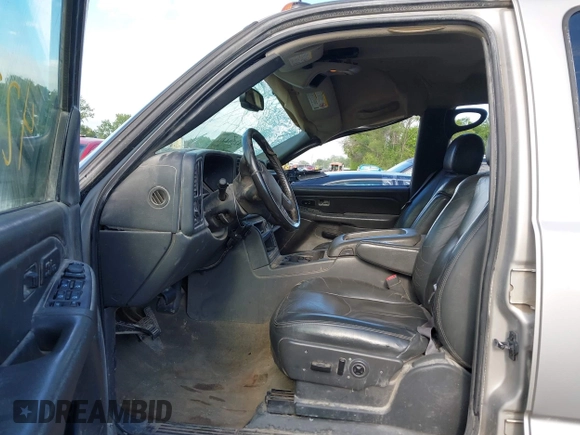 2004 GMC Sierra 2500HD with VIN 1GTHK23194F136501, listed as a IAAI auction lot 42204491 with 226,947 mi miles and . Bid and sale history available at DreamBid. Image 5.