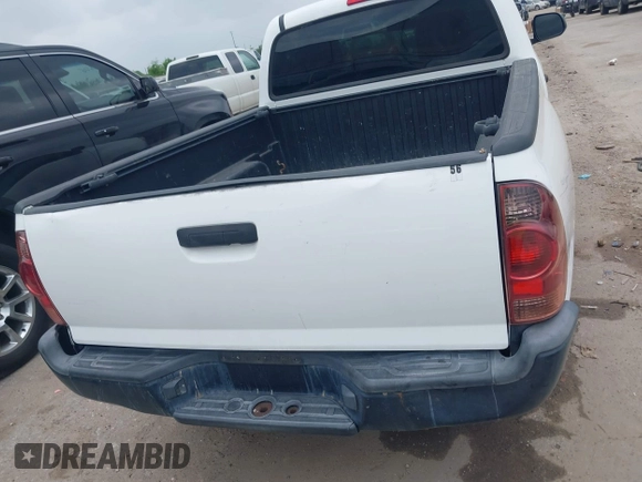 2013 Toyota Tacoma z VIN 5TFNX4CN4DX030843, wystawiony jako IAAI lot #41940499 z przebiegiem 170 068 mil mil oraz . Historia ofert i sprzedaży dostępna na DreamBid. Obrazek 16.