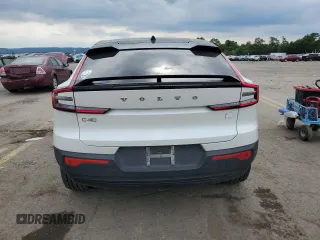 2022 Volvo C40 Recharge Pure Electric Ultimate with VIN YV4ED3GB6N2000581, listed as a Copart auction lot 57756094 with 18,060 mi miles and Salvage Title. Bid and sale history available at carsss.com. Image 6.