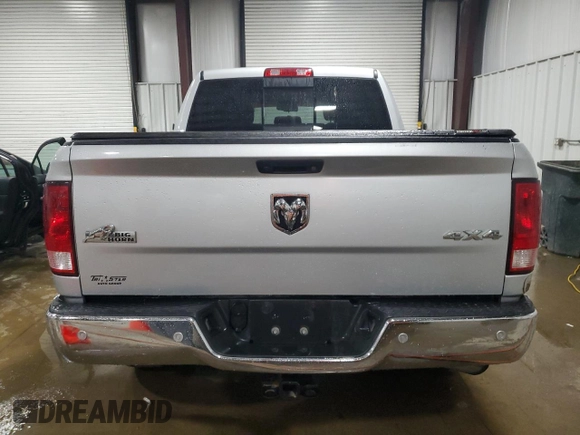 2018 Ram 1500 Big Horn z VIN 3C6RR7LG7JG240889, wystawiony jako Copart lot #57627555 z przebiegiem 74 541 mil mil oraz Szkoda całkowita • Salvage title. Historia ofert i sprzedaży dostępna na DreamBid. Obrazek 6.