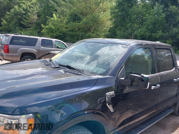 2021 Ford F-150 XL z VIN 1FTFW1E5XMFA57179, wystawiony jako IAAI lot #42561205 z przebiegiem 90 517 mil mil oraz . Historia ofert i sprzedaży dostępna na DreamBid. Obrazek 6.