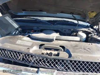 2003 Chevrolet Avalanche with VIN 3GNEK13T53G196472, listed as a IAAI auction lot 41422373 with 241,717 mi miles. Bid and sale history available at carsss.com. Image 8.