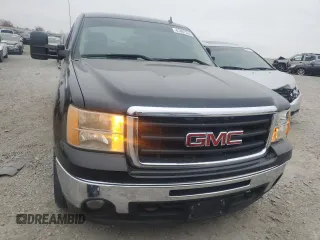 2010 GMC Sierra 1500 with VIN 3GTXKWE20AG131027, listed as a Copart auction lot 81897324 with 200,732 mi miles and Salvage Title. Bid and sale history available at DreamBid. Image 5.