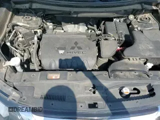 2017 Mitsubishi Outlander ES z VIN JA4AD2A34HZ028382, wystawiony jako Copart lot #71902275 z przebiegiem 113 788 mil mil oraz Szkoda całkowita • Salvage title. Historia ofert i sprzedaży dostępna na DreamBid. Obrazek 14.