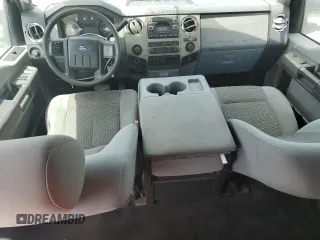 2012 Ford F-250 XL z VIN 1FT7W2B63CEA07395, wystawiony jako Copart lot #54406575 z przebiegiem 199 928 mil mil oraz Czysty tytuł • Clean title. Historia ofert i sprzedaży dostępna na DreamBid. Obrazek 8.