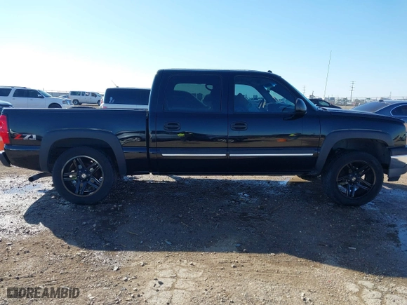 2005 Chevrolet Silverado 1500 LS with VIN 2GCEK13T551184097, listed as a IAAI auction lot 41598653 with 218,461 mi miles. Bid and sale history available at carsss.com. Image 14.