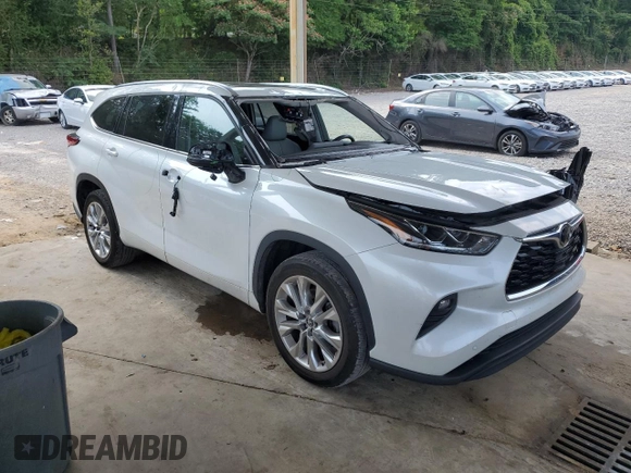 2023 Toyota Highlander L with VIN 5TDKDRAH0PS039765, listed as a Copart auction lot 59381995 with 29,982 mi miles and Salvage title. Bid and sale history available at DreamBid. Image 4.