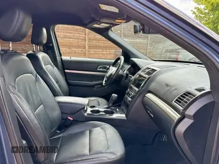 2018 Ford Explorer XLT z VIN 1FM5K7DH0JGC23068, wystawiony jako Copart lot #63926375 z przebiegiem 112 233 mil mil oraz Czysty tytuł • Clean title. Historia ofert i sprzedaży dostępna na DreamBid. Obrazek 5.