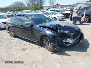 2019 BMW 5 Series M550i xDrive z VIN WBAJB9C51KB288853, wystawiony jako IAAI lot #41905019 z przebiegiem Nie podano mil oraz . Historia ofert i sprzedaży dostępna na DreamBid. Obrazek 1.