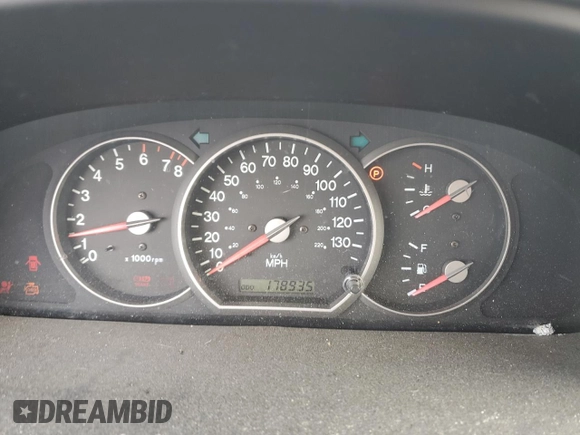 2002 Kia Sedona LX with VIN KNDUP131326320226, listed as a Copart auction lot 42018795 with 178,935 mi miles and Salvage Title. Bid and sale history available at carsss.com. Image 9.