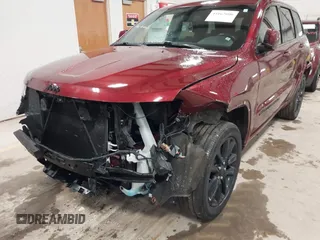 2022 Jeep Grand Cherokee Laredo X z VIN 1C4RJFAGXNC117898, wystawiony jako IAAI lot #41662006 z przebiegiem 64 546 mil mil oraz . Historia ofert i sprzedaży dostępna na DreamBid. Obrazek 6.