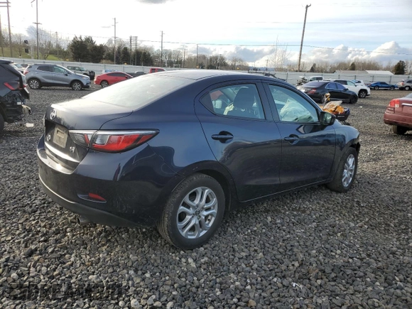 2016 Scion iA z VIN 3MYDLBZV8GY109570, wystawiony jako Copart lot #43939715 z przebiegiem 11 608 mil mil oraz Szkody całkowita. Historia ofert i sprzedaży dostępna na DreamBid. Obrazek 3.