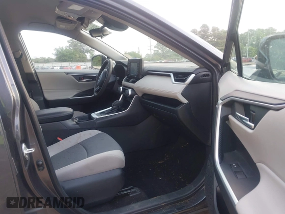 2020 Toyota RAV4 XLE with VIN 2T3P1RFV4LC090760, listed as a IAAI auction lot 42145099 with 73,909 mi miles and . Bid and sale history available at DreamBid. Image 5.