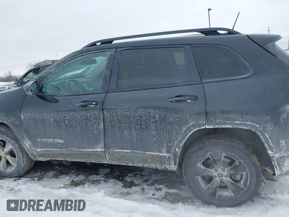 2016 Jeep Cherokee Limited z VIN 1C4PJMDB6GW331557, wystawiony jako IAAI lot #41601297 z przebiegiem 175 562 mil mil oraz . Historia ofert i sprzedaży dostępna na DreamBid. Obrazek 14.