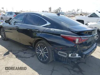 2022 Lexus ES 300h with VIN 58ADA1C18NU025337, listed as a IAAI auction lot 41755196 with 118,413 mi miles and . Bid and sale history available at DreamBid. Image 3.