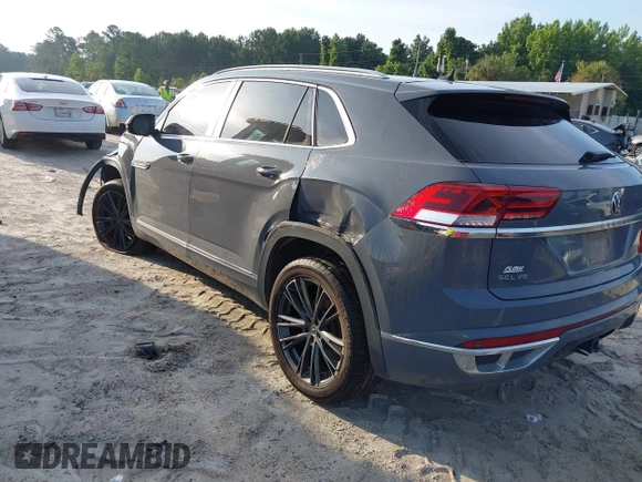 2020 Volkswagen Atlas SEL R-Line with VIN 1V2RE2CA6LC217059, listed as a IAAI auction lot 42440414 with 100,826 mi miles and . Bid and sale history available at DreamBid. Image 3.