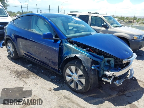 2024 Tesla Model Y Long Range with VIN 7SAYGDEE6RA242980, listed as a IAAI auction lot 40121685 with 9,126 mi miles and . Bid and sale history available at DreamBid. Image 1.